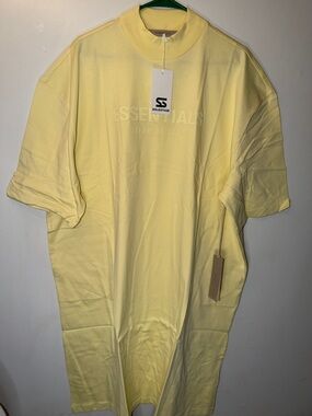 100% Authenic Woman’s Essentials Large Canary Tee Dress - Yellow